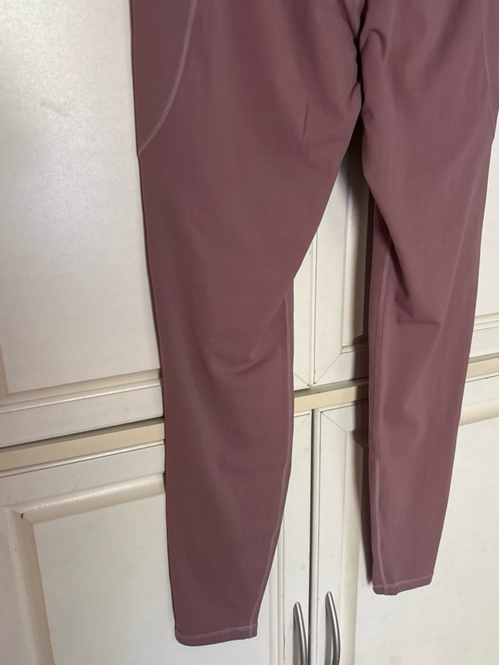 High-Rise Mauve Leggings with Side Pockets - Picture 7 of 8